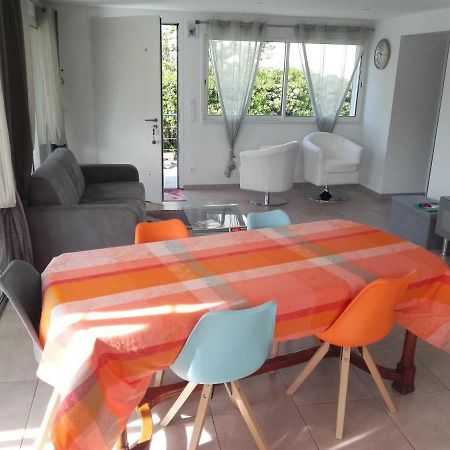 Au Domaine De Lea Apartment Hyeres Luaran gambar
