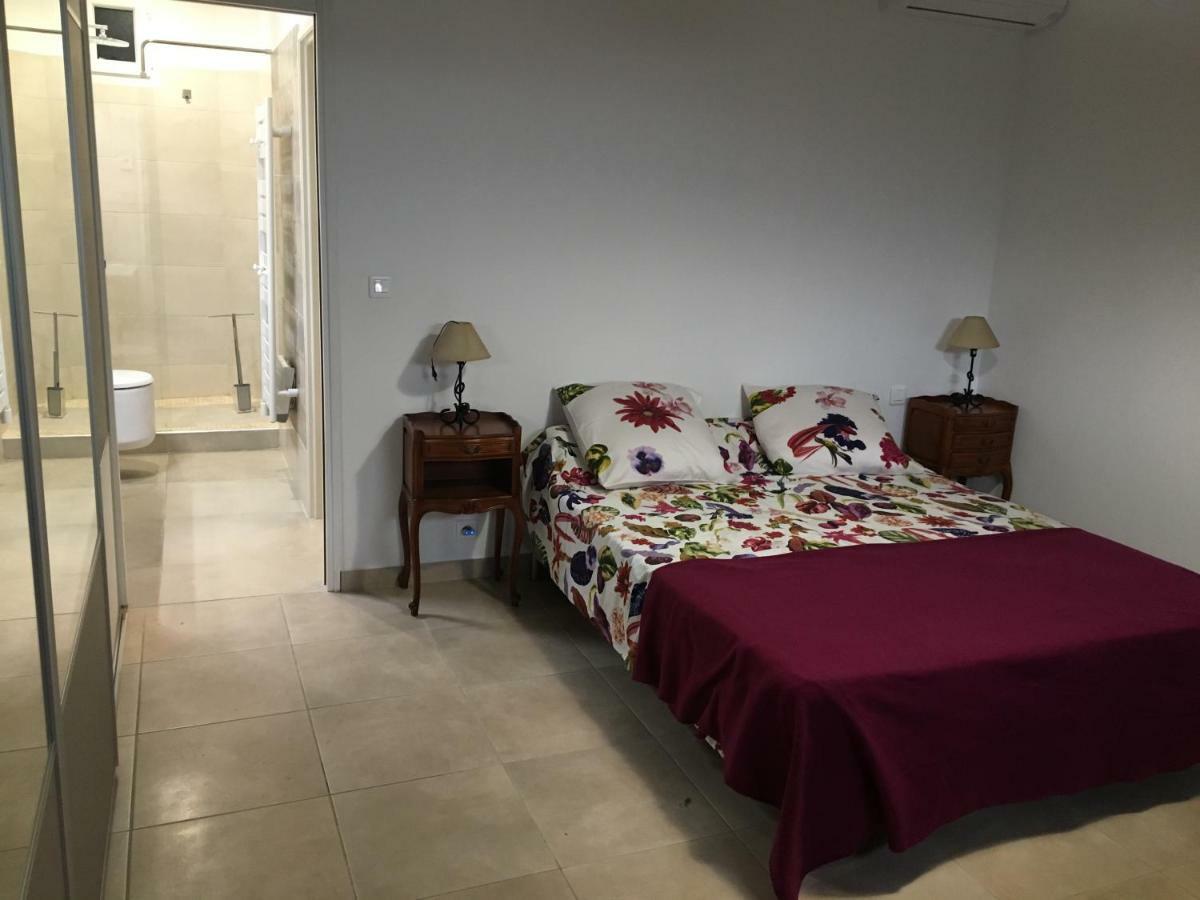 Au Domaine De Lea Apartment Hyeres Luaran gambar